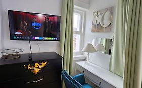 Central Chambers Suites Suite 3